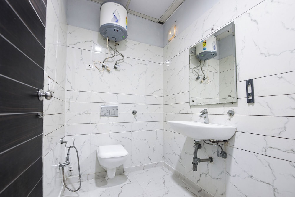 Fabhotel Mannat Paschim Vihar