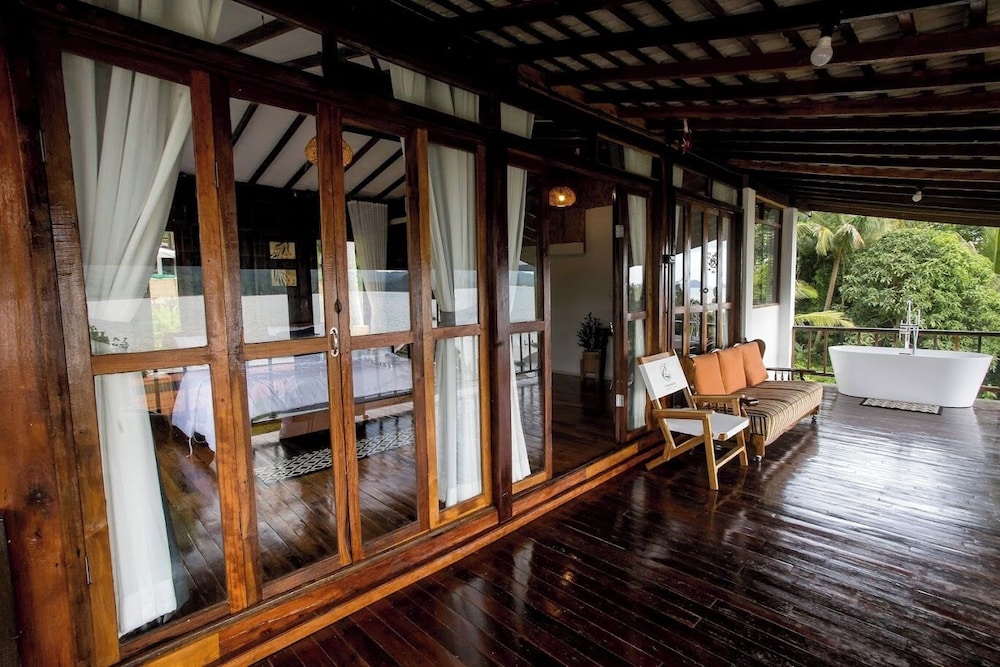 Baan Lhong View Lay