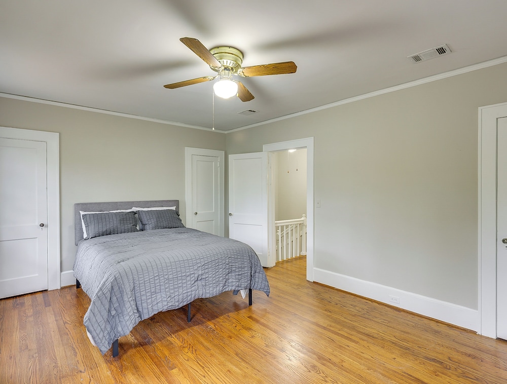 Peaceful Townhome: 2 Mi to Downtown Montgomery!
