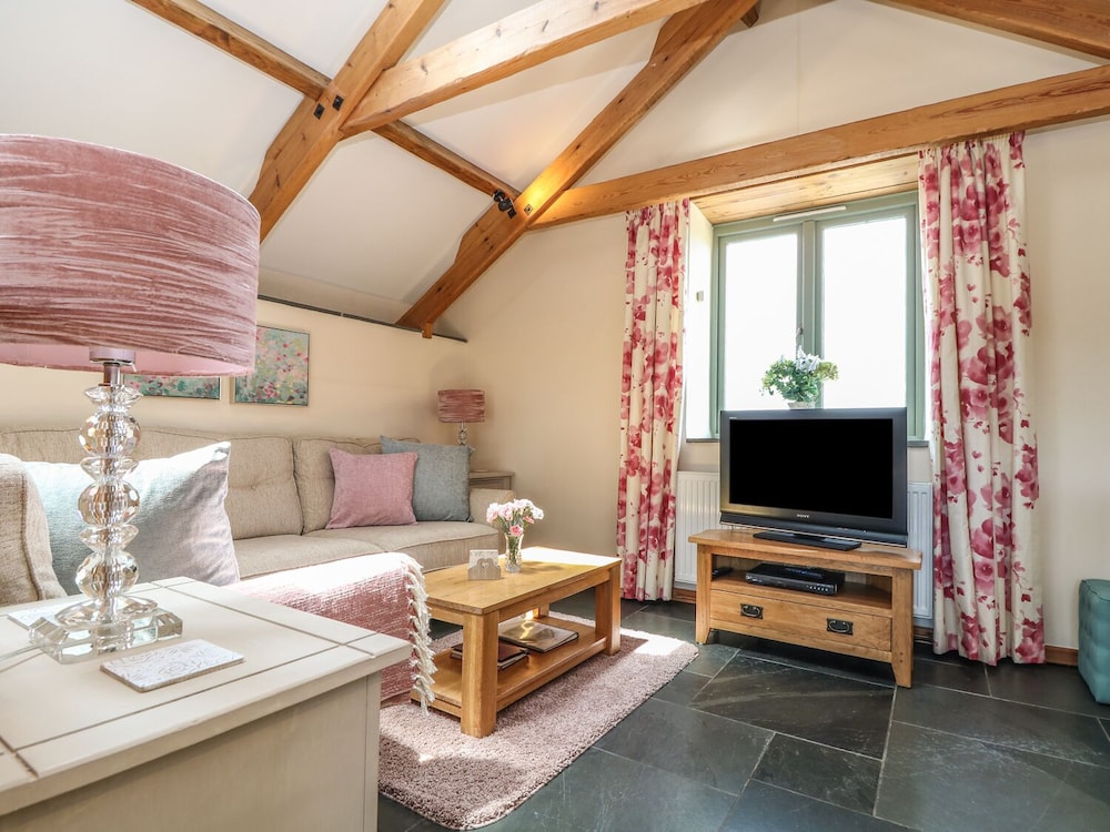 Oak Cottage view 3