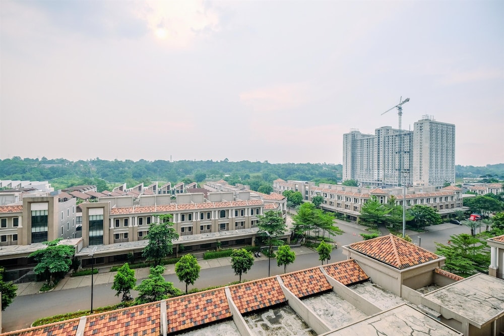 Minimalist 1BR with Extra Room Podomoro Golf View Apartment