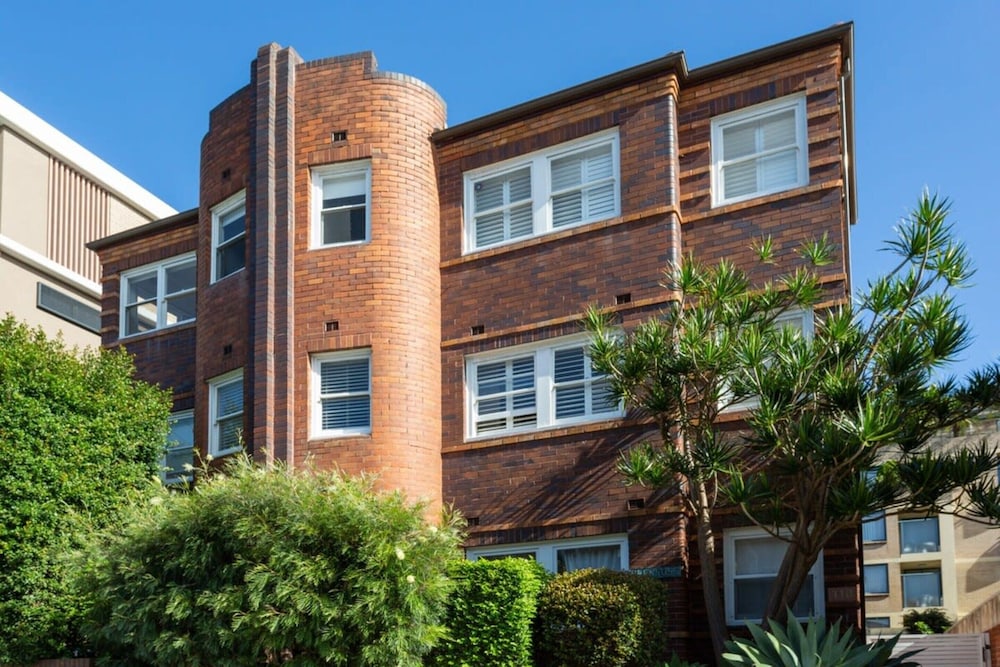 Coastal Living Just Metres From Coogee Beach