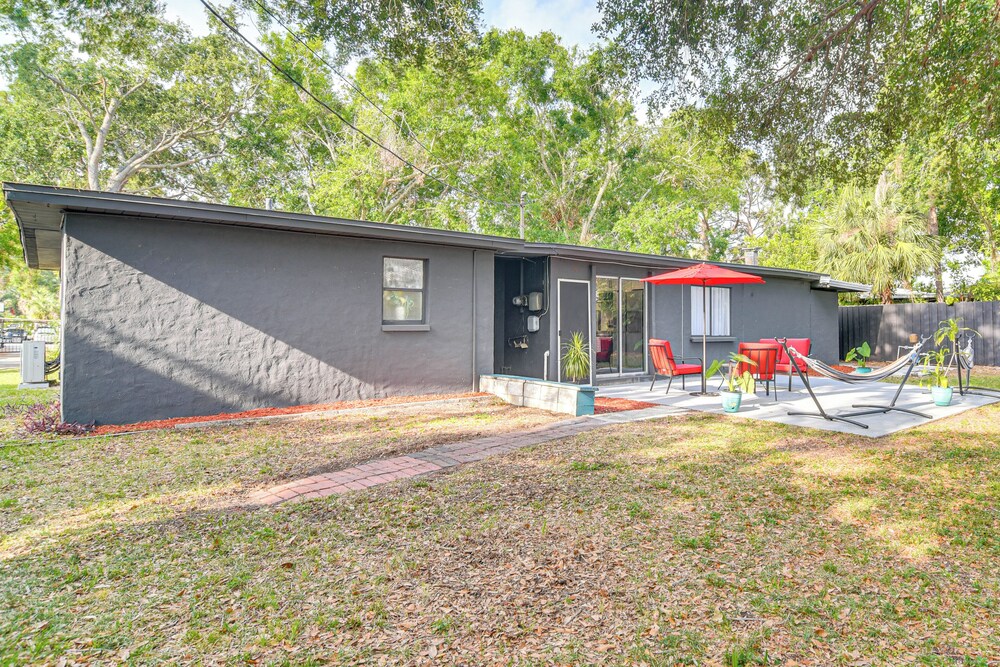 2 Mi to Beach: Family Getaway w/ Yard in St Pete!