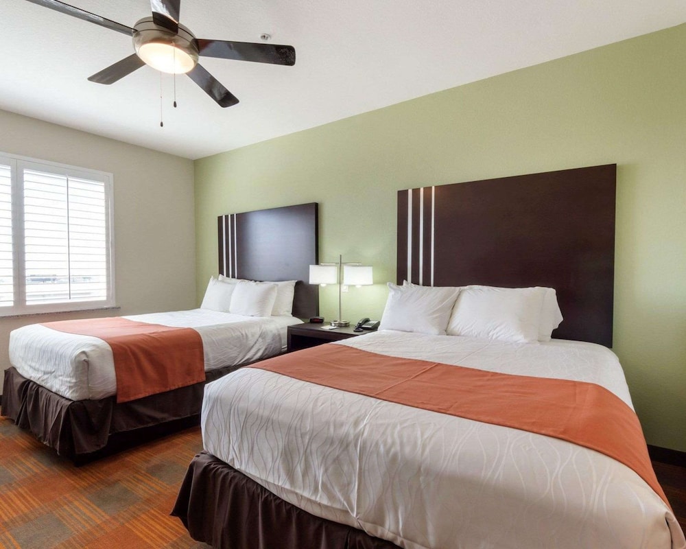 Garner Hotel Victoria - East by IHG