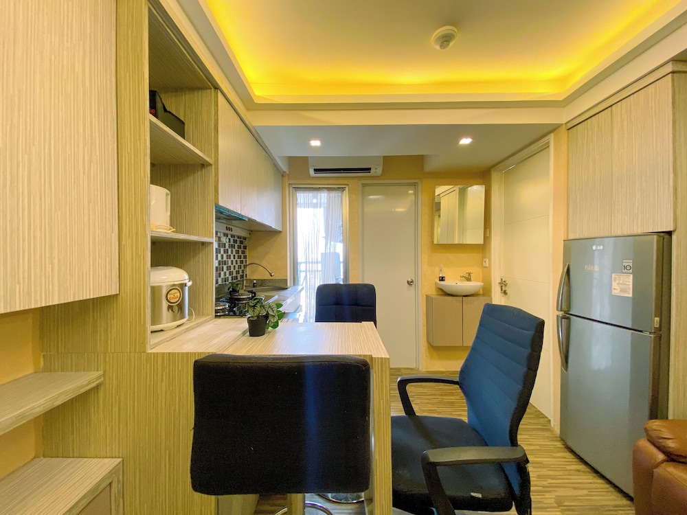 Well Designed And Warm 2Br At Bassura City Apartment