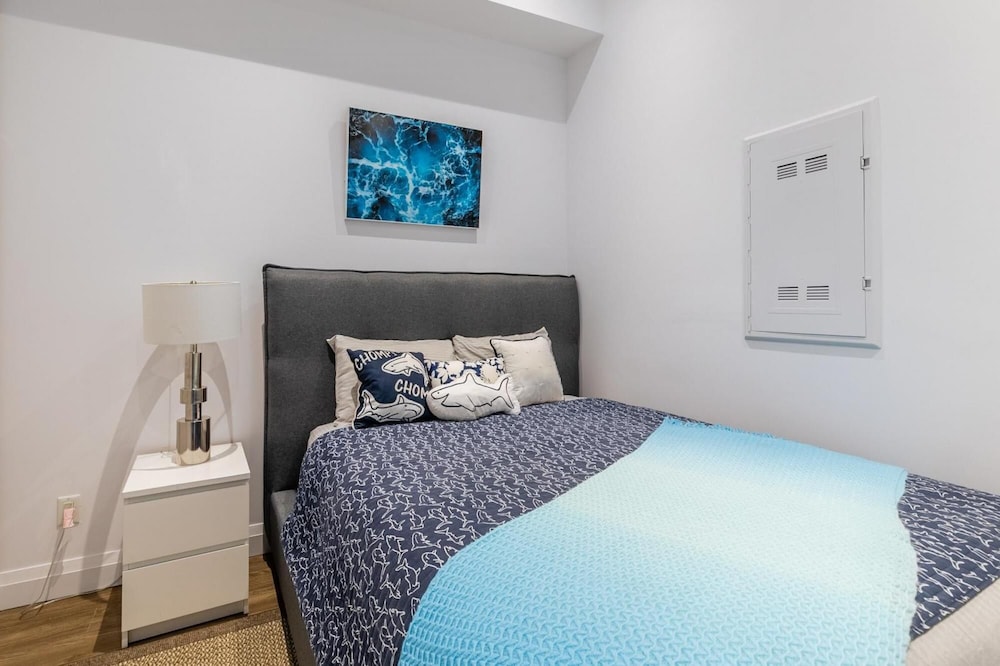 2BR 2 Storey Loft Free Parking Gym - Image 2