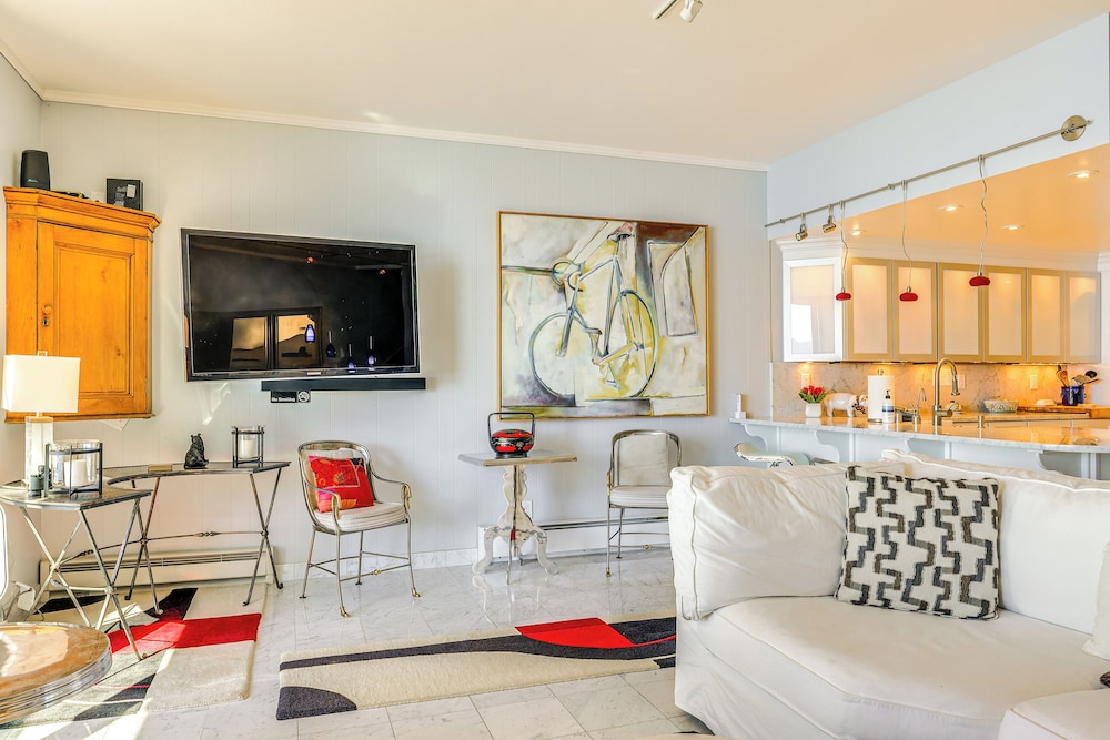 Lake Tahoe Gem w/ Furnished Deck & Water Views!