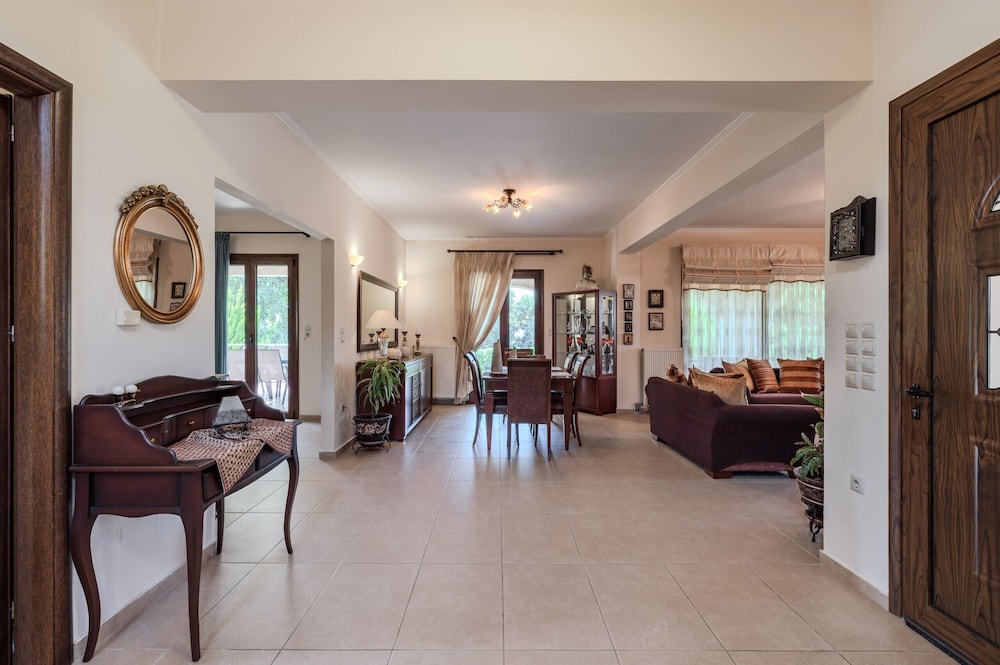 Iris Villa