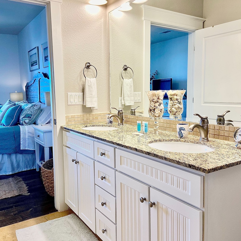 Resort Living on the Bay 2 bed 2 Bath Gorgeous Views Heated Infinity Pool Beach Access, Fotografia 39