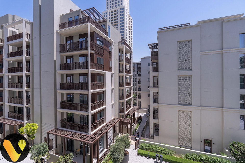 Vogue Breeze Creek Beach by Emaar