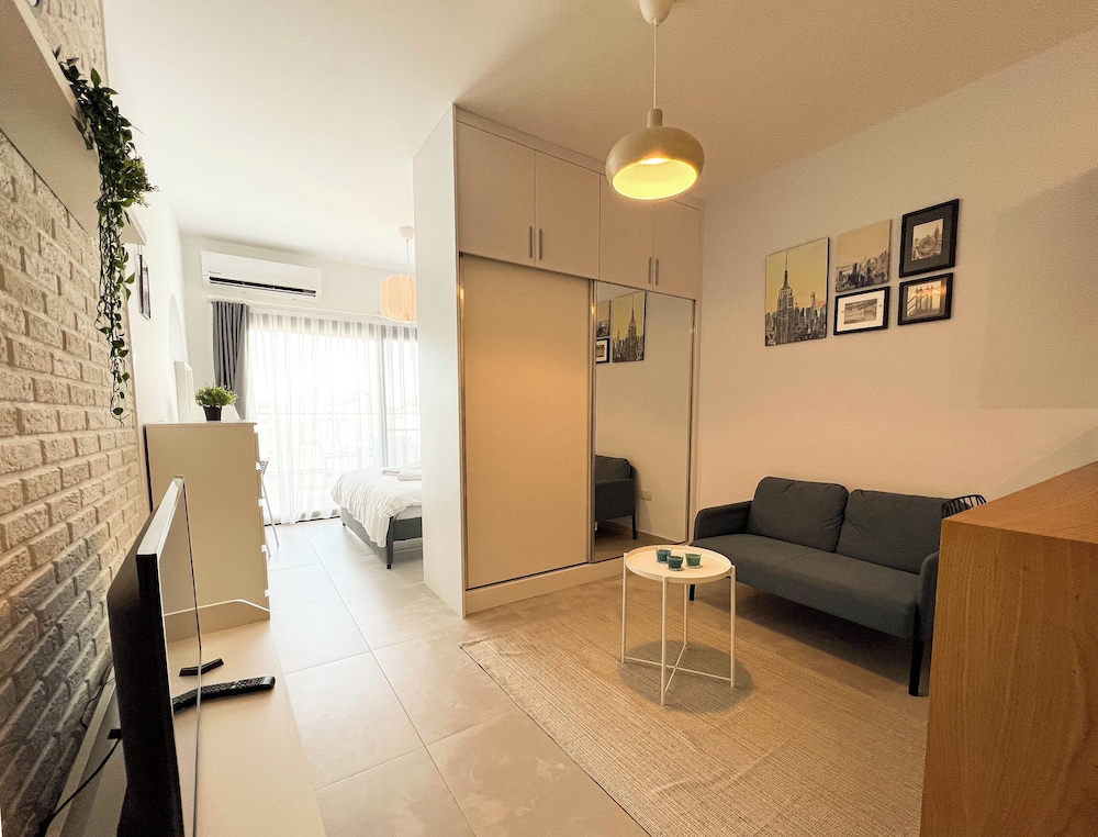 Caesar Blue Seaside Luxury Apartments