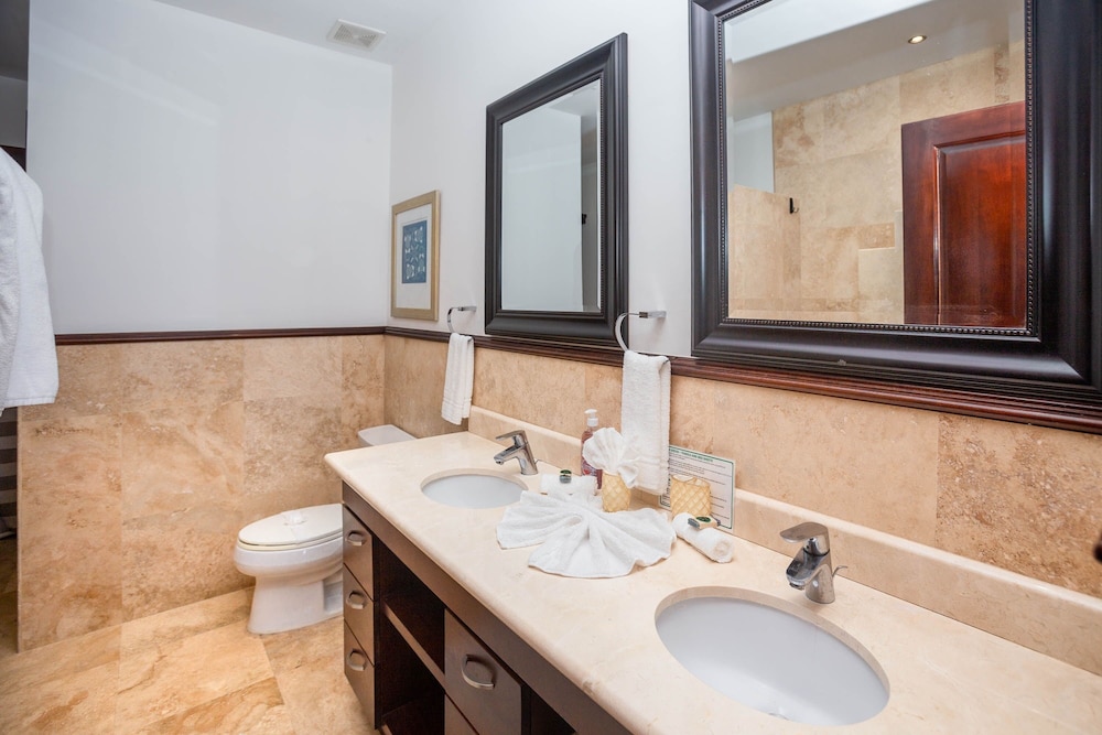 Pristine Bay Villa 1304 with large pool - 3 bedroom 3 Condo by RedAwning view 2
