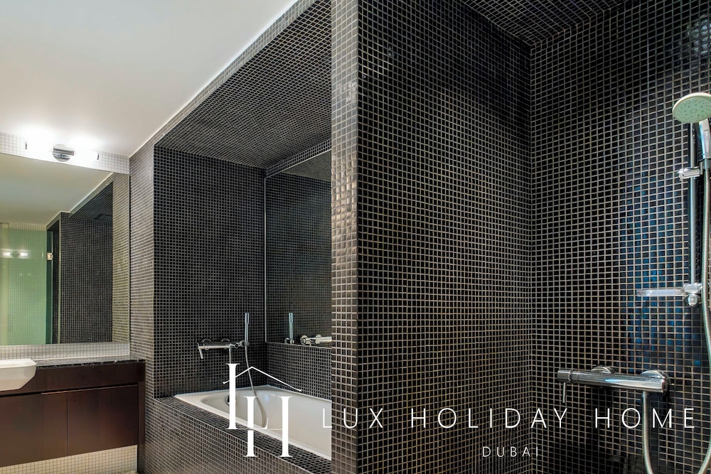 LUX The Elegant DIFC Suite 2