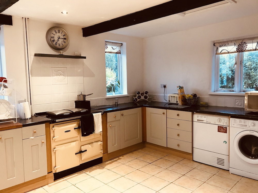 3 Bedroom Country Retreat - Dogs Welcome view 3