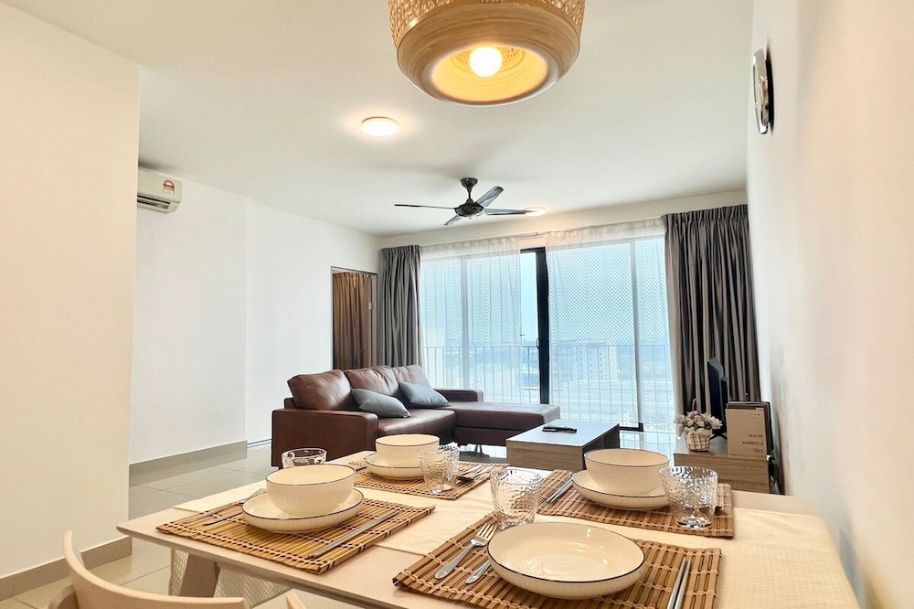 Trefoil @ Setia City Condotel