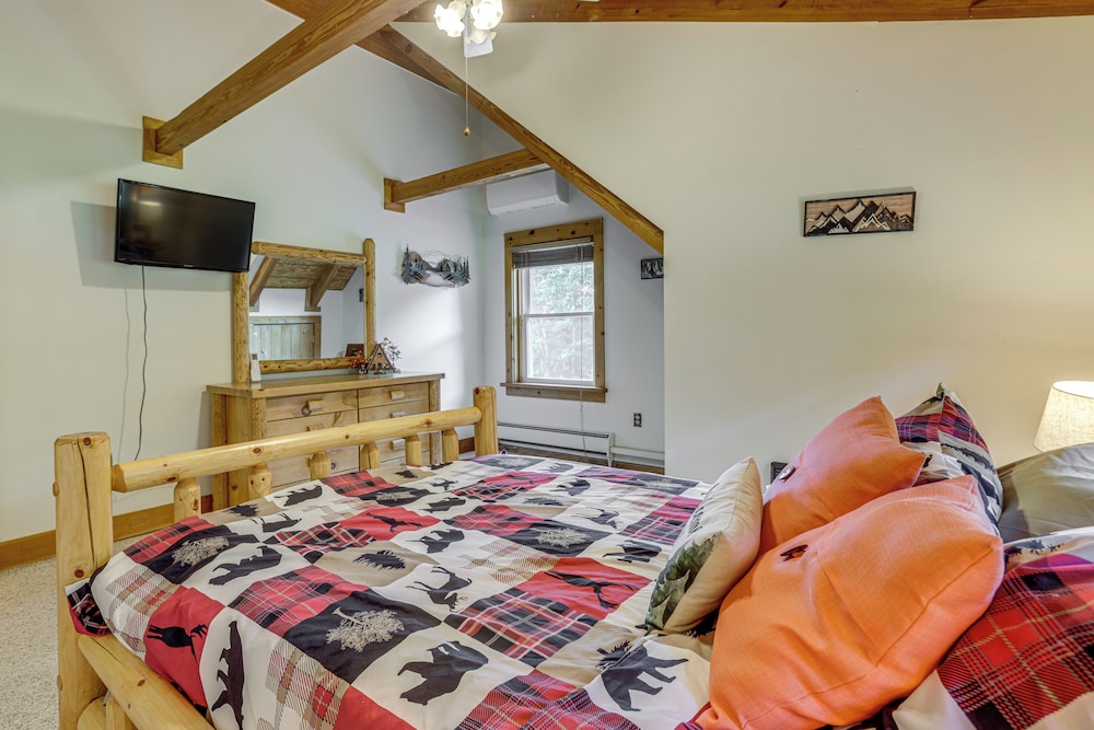 Hot Tub & Game Room: Deep Creek Winter Getaway