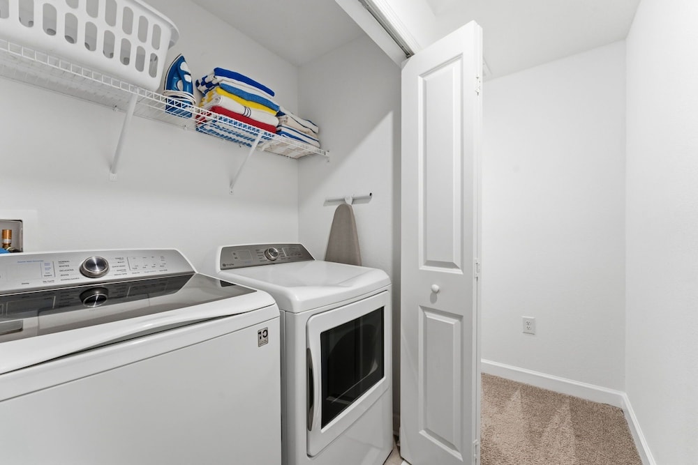 Chic 4BR Disney Retreat With Pool Mickey Rooms