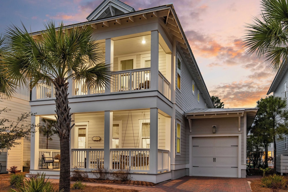 Walk to the Beach, Pool, 5bdr, 3 Porches Beach Sea-ker's Retreat by Avantstay