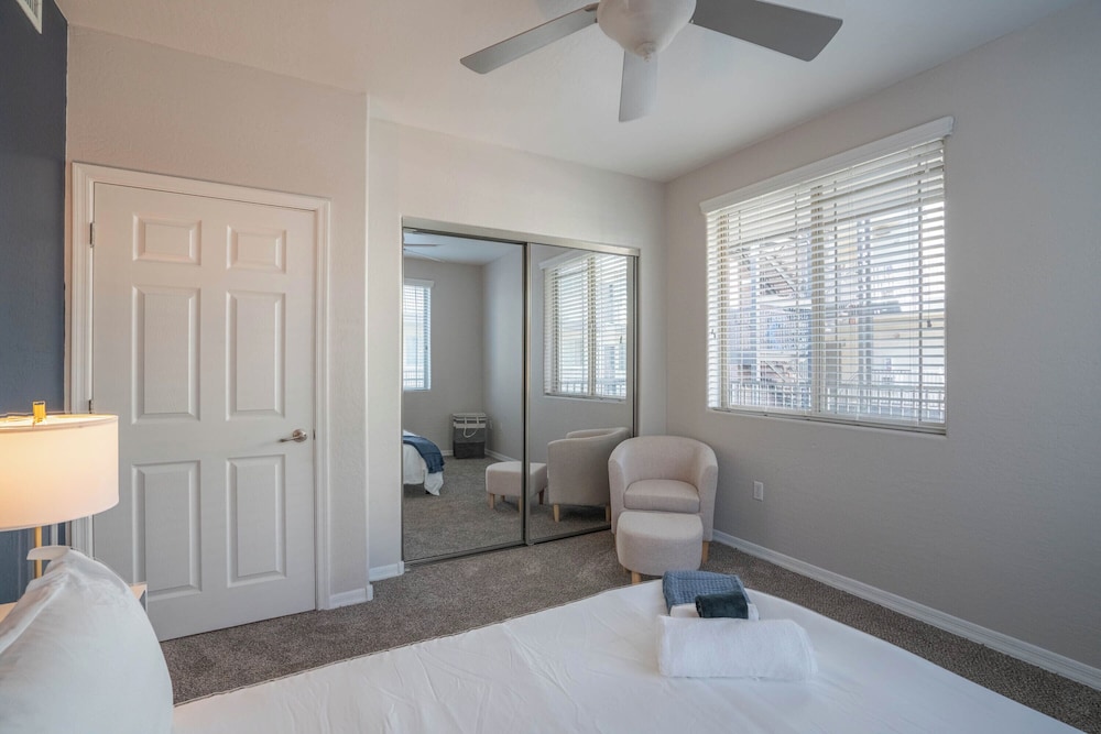 ROVE LIVING/KL - The Fredrick Tempe