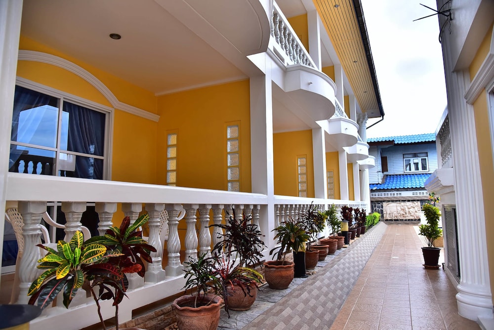 Hotel Sun Beach Hotel - Image 1