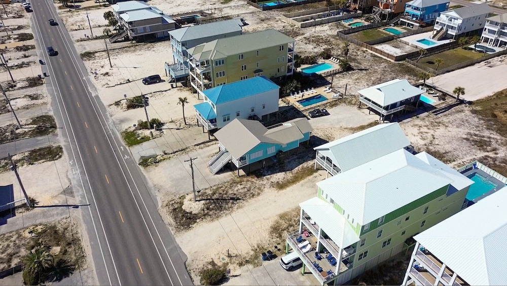 Charming 3br/2ba Boho Beach Cottage in Gulf Shores