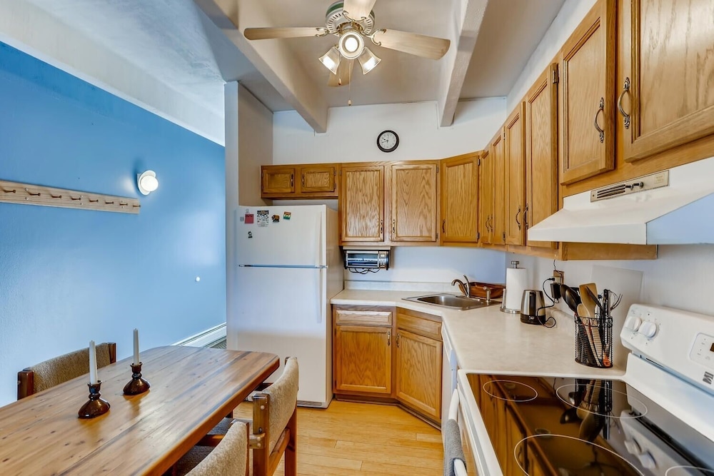 Ten Mile Creek 304 2 Bedroom Condo by RedAwning view 4