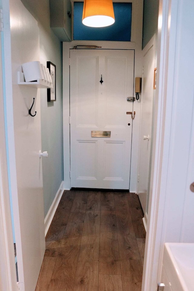 Stylish Apartment in Edinburgh's New Town