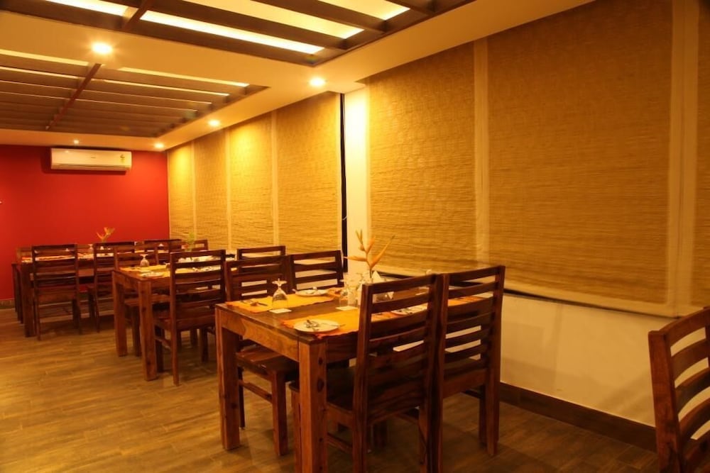 Food & Beverage