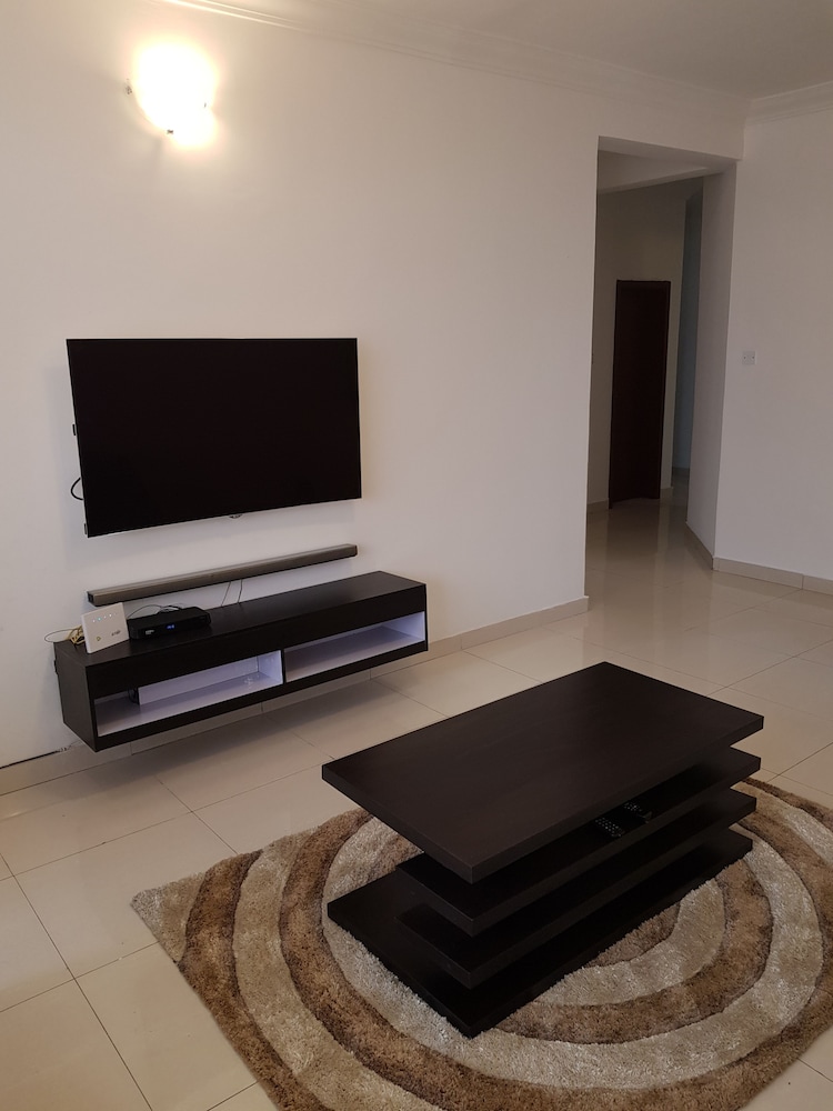 Cadogan Place Estate Apartment
