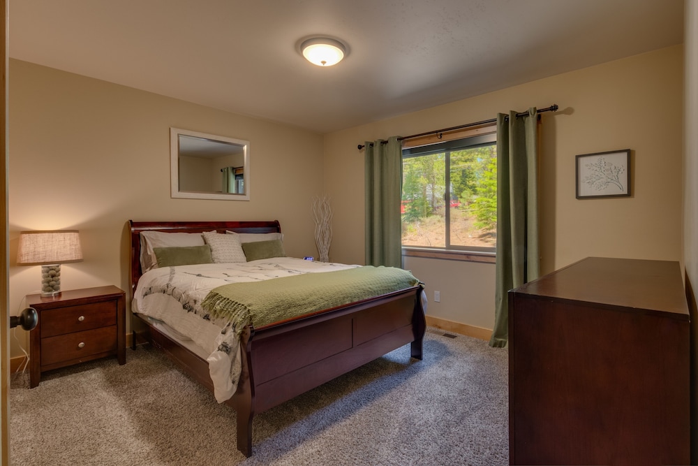 The Westlands Lodge 1135ac 4 Bedroom Home