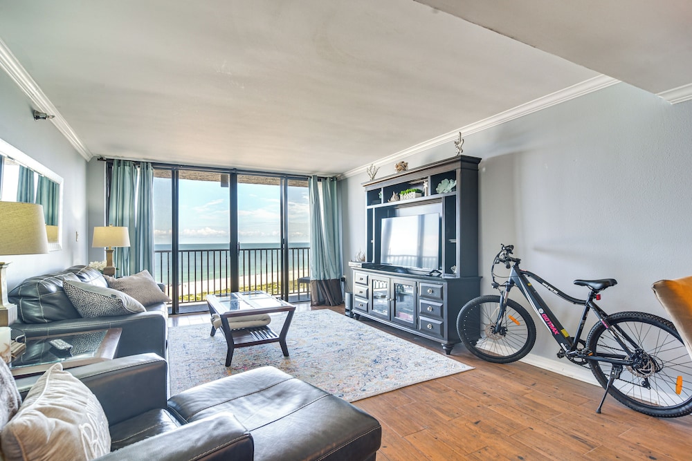 Walk to Beach & Eats: Condo w/ Pool in Clearwater!