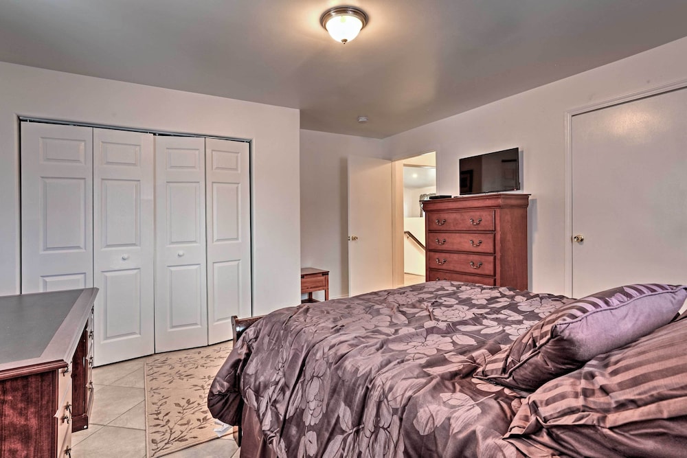 Juneau Vacations - Expansive Getaway  2 Miles to Mendenhall Glacier! - Property Image 3