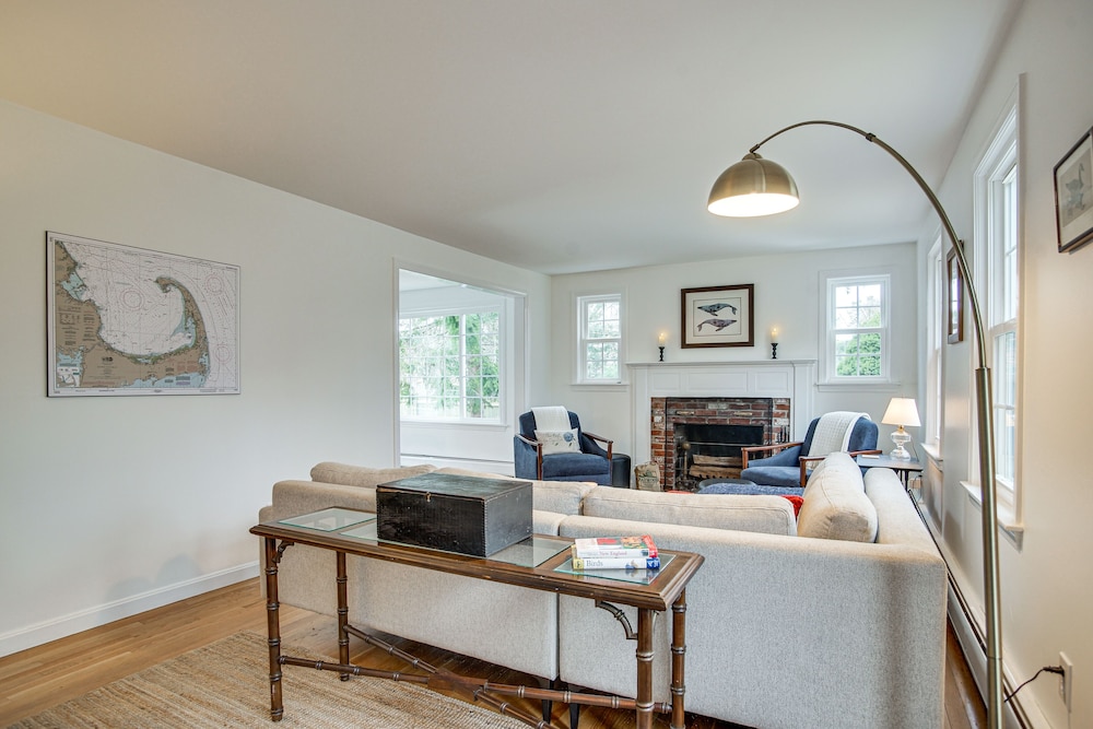 Cape Cod Perfection - Mid-cape Chatham!