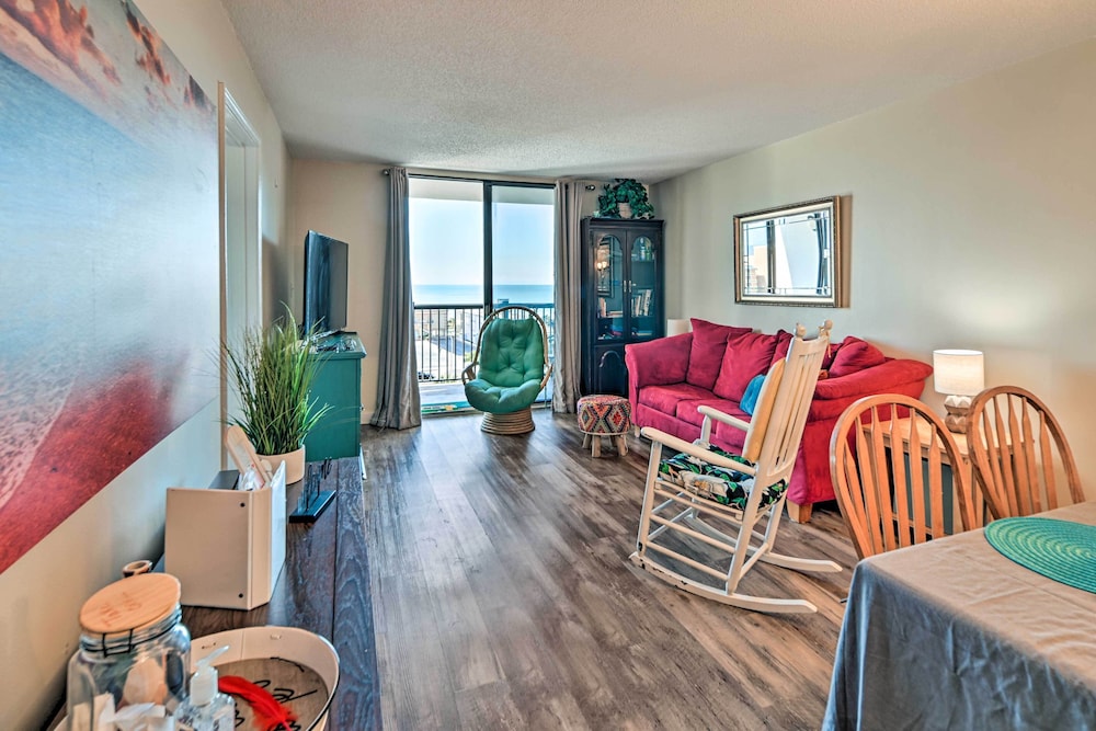 Bright Myrtle Beach Condo w/ Private Balcony! view 5