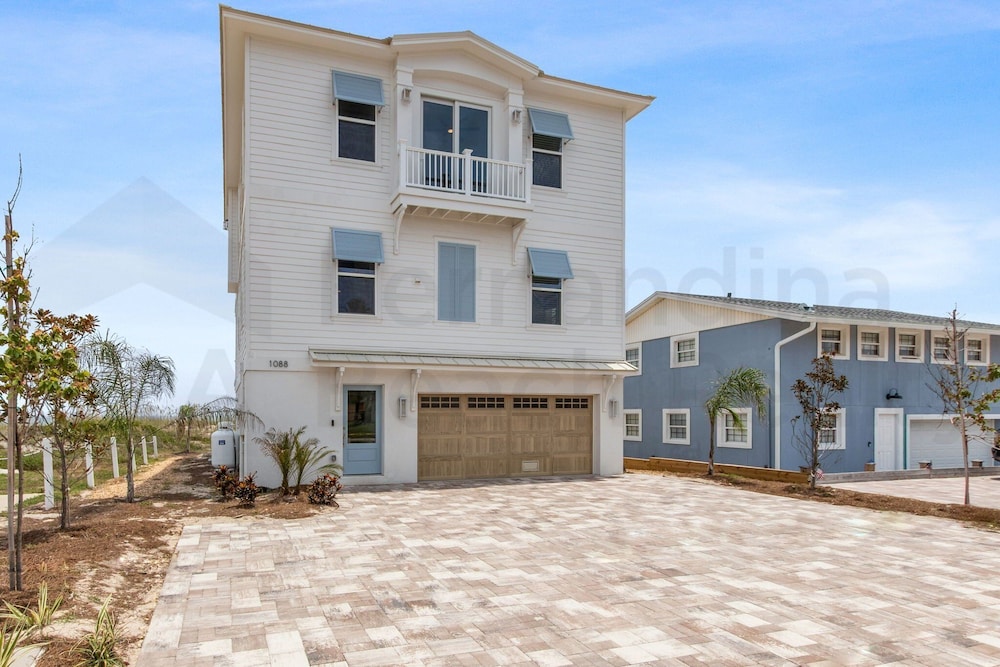 1088 S. Fletcher Ave 5 Bedroom Home