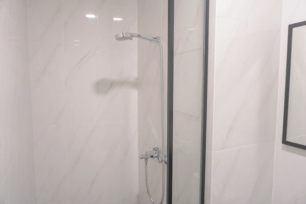 Cozy and Minimalist Studio Room at Ciputra World 2 Apartment