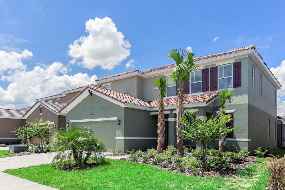 5 Bedroom 5 Bath Villa - Image 1