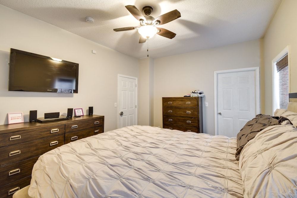 Pet-friendly Davenport Home - Near Casino & Golf view 3