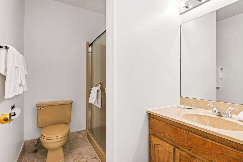 Econo Lodge Manistee