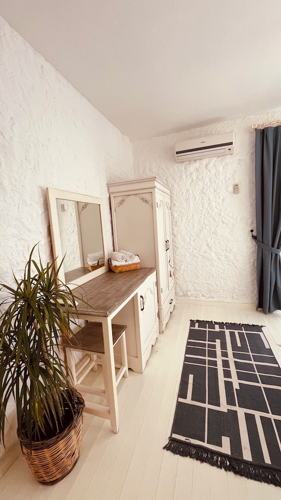 Mina Otel by Adda Alaçatı