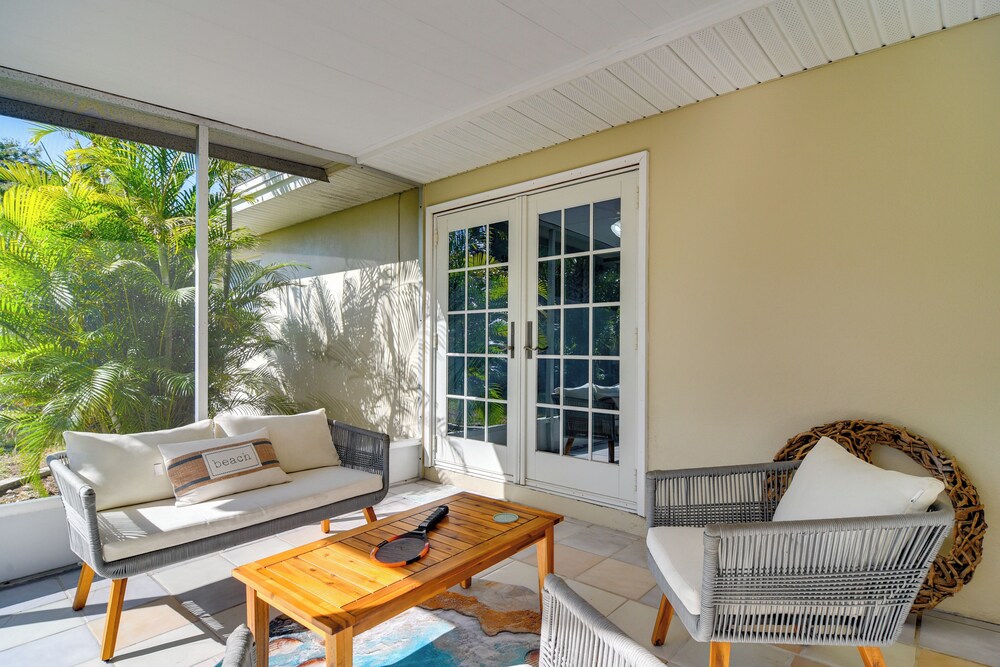 4 Mi to Indian Rocks Beach: Quiet Family Escape!