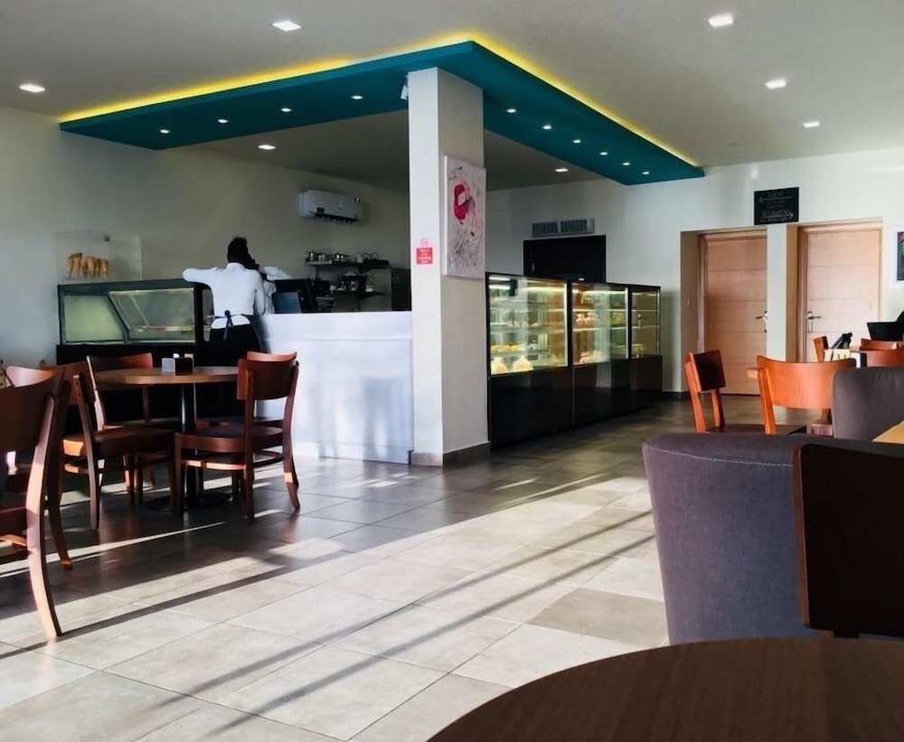 Food & Beverage