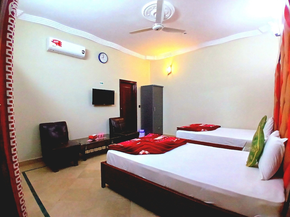 Subhan Palace Near Millennium Mall