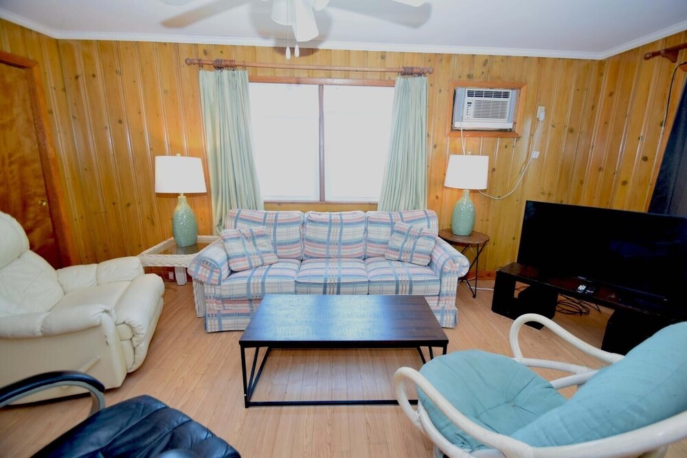 Sea Point 6 2 Bedroom Condo by RedAwning view 4