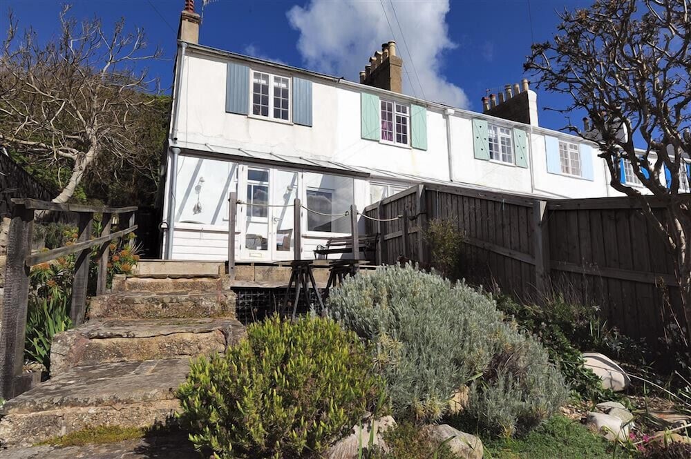 10 Cobb Terrace