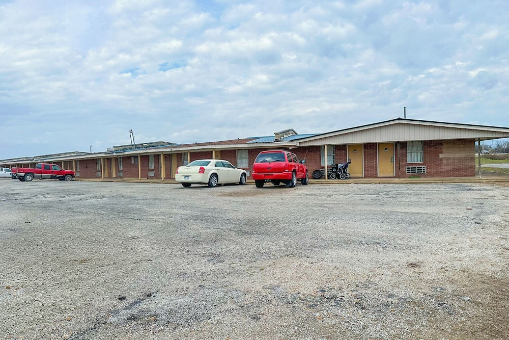 Shamrock Kings Inn By Oyo Marked Tree I-555
