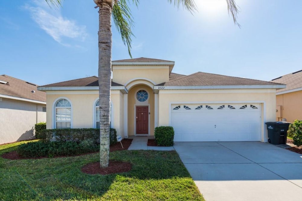 Windsor Palms Villa Pool Close to Disney