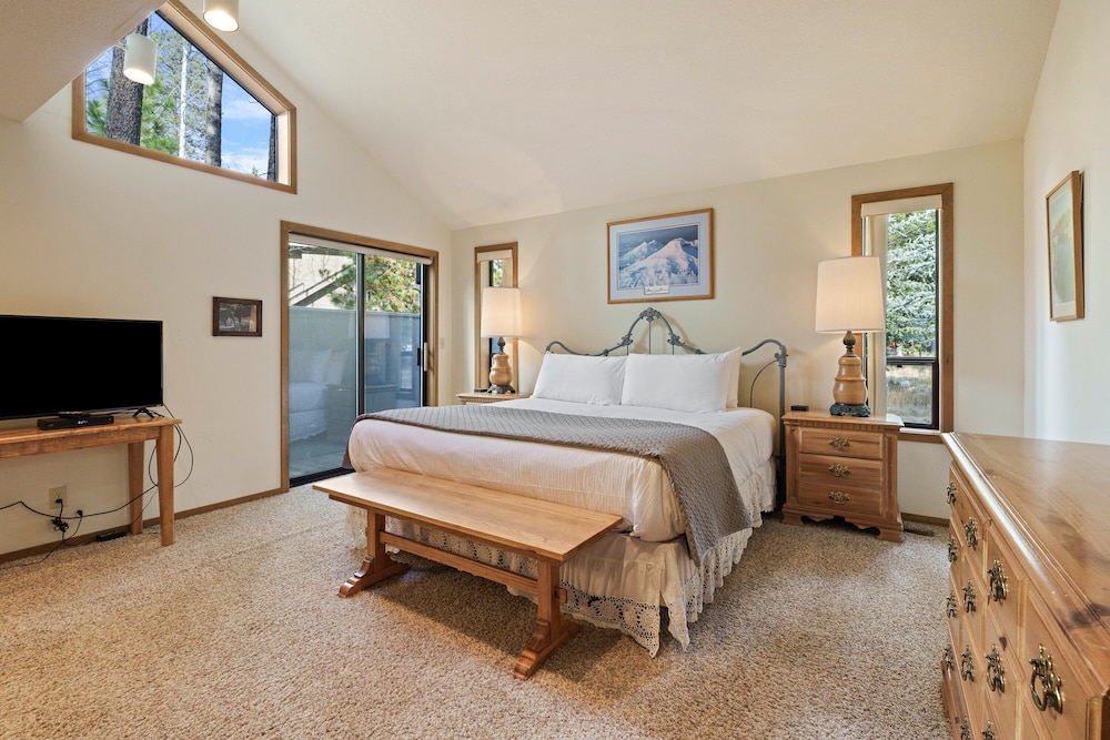 Blue Goose 16 4 Bedroom Home