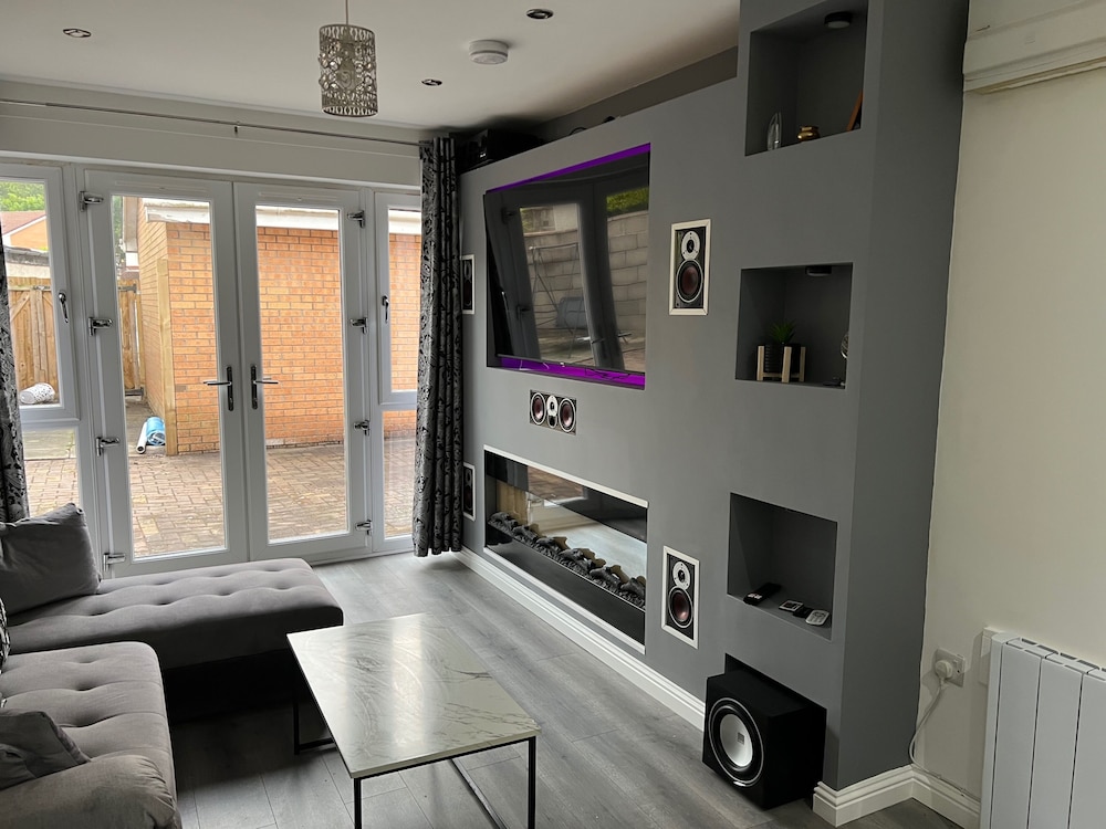 Private 1 Bedroom Apartment - Edinburgh - Sleeps 2