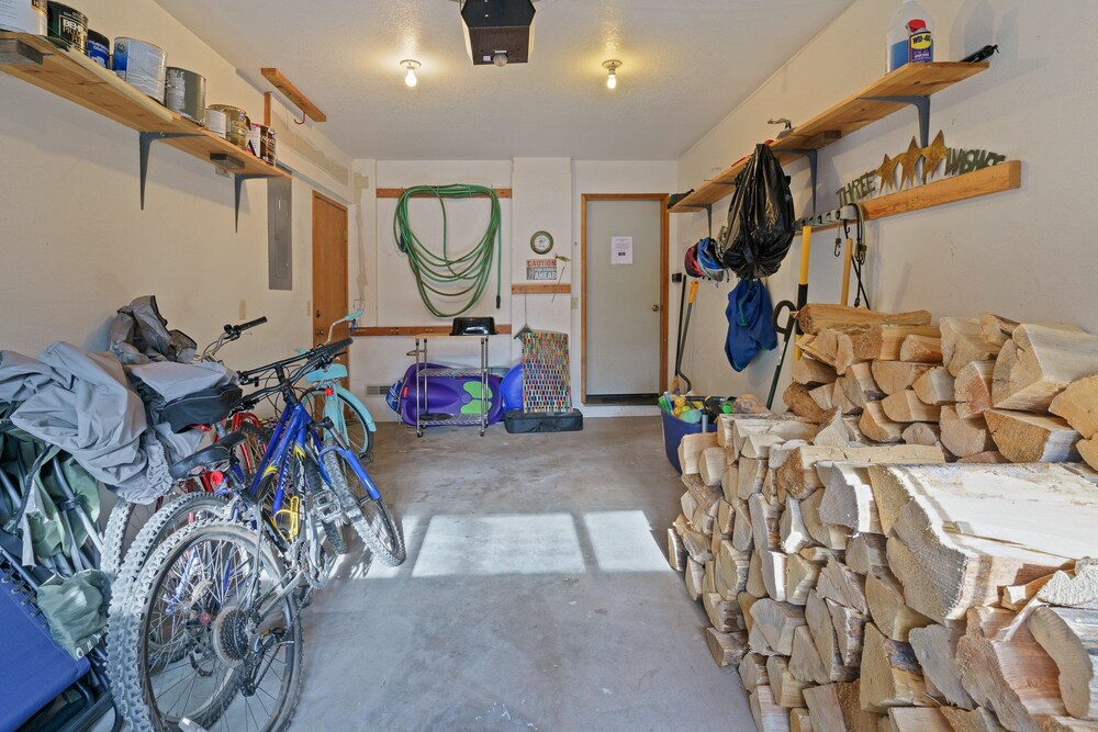 28 Big Leaf 3 Bedroom Home